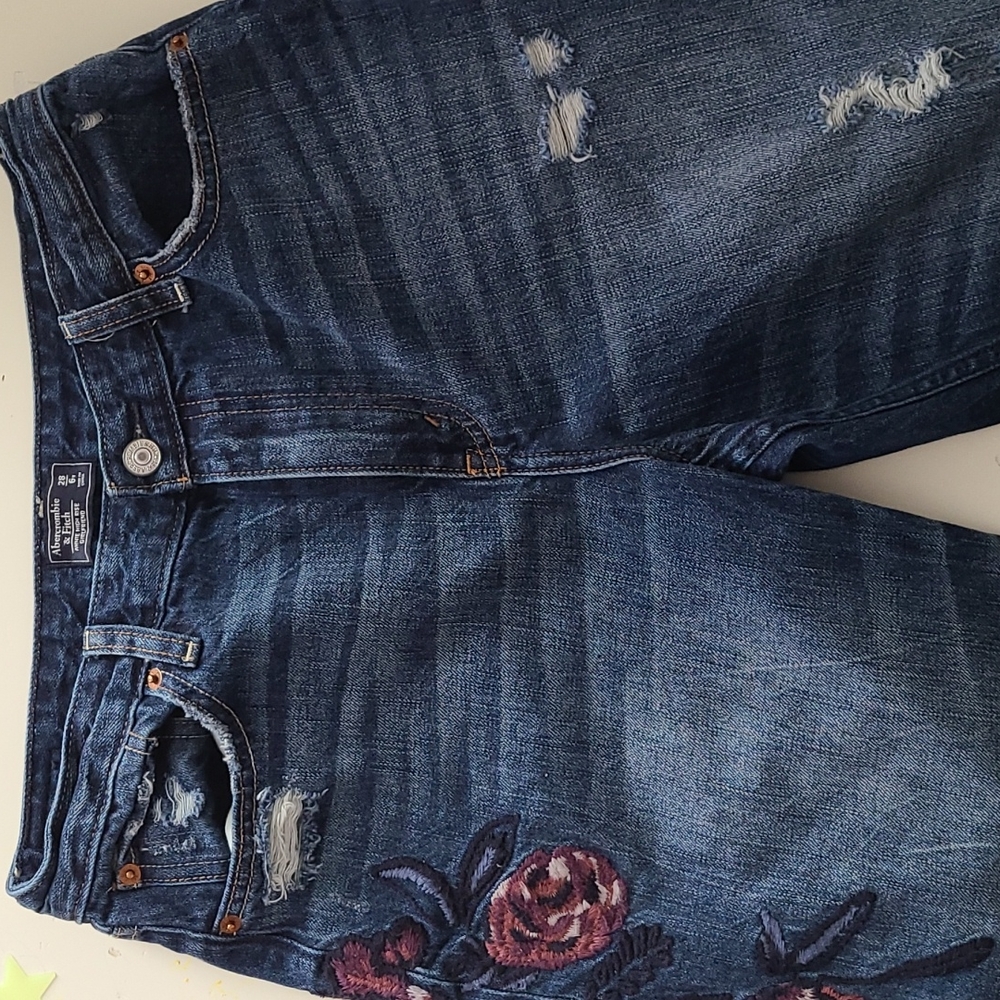 Abercrombie Embroidered Girfriend Jeans